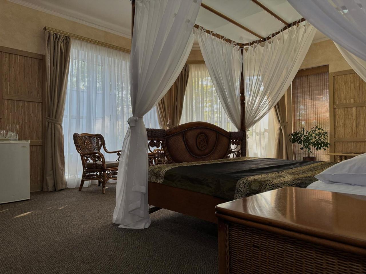 Aqvium Hotel Dnipro Exterior photo