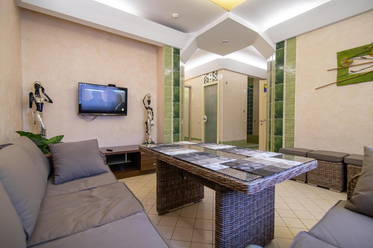 Aqvium Hotel Dnipro Exterior photo